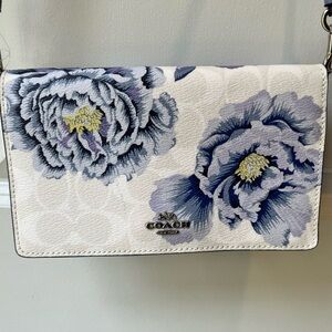 NWOT Coach purse.